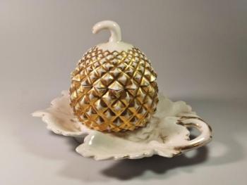 Porcelánová dóza ve tvaru ananasu 